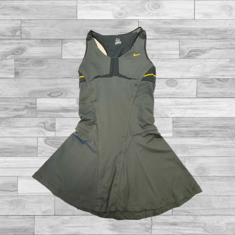 Athletic Dress By Nike In Grey, Size: S Smocked unclassified dresses